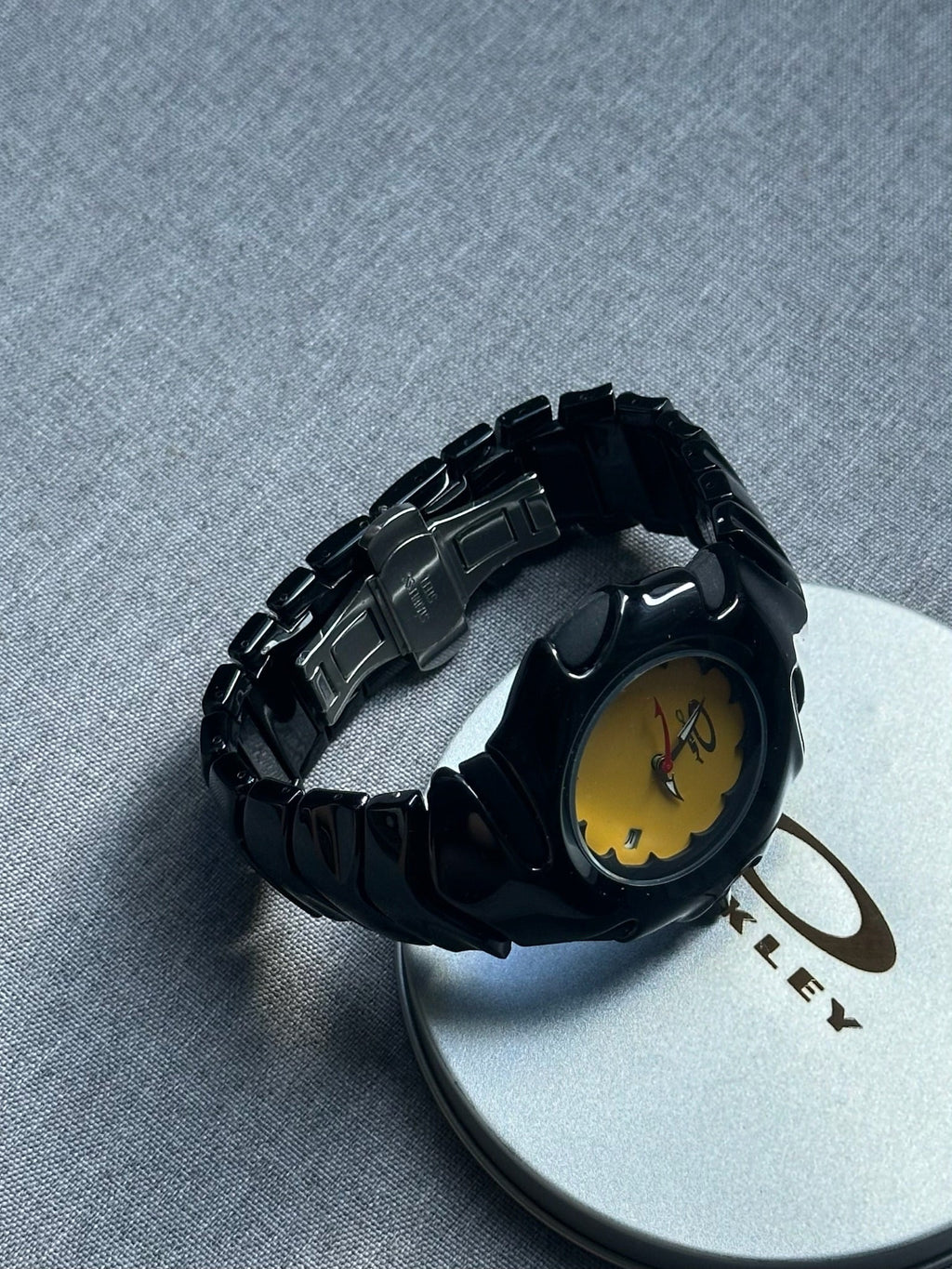 Oakley Blade Watch – Bright Yellow dial Black SHINY Stainless Steel, Swiss Movement, Collectible Men’s Watch